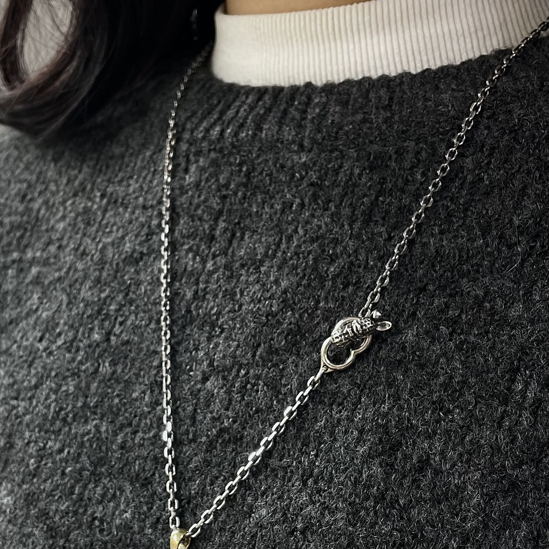 SMALL BUNNY PEANUTS CHAIN SQUARE 60CM