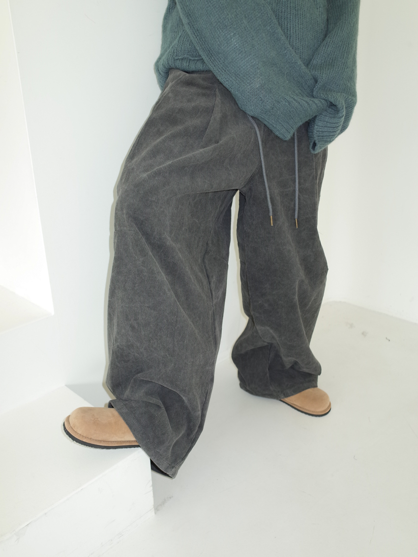 (UNISEX) washed corduroy balloon pants in CHARCOAL