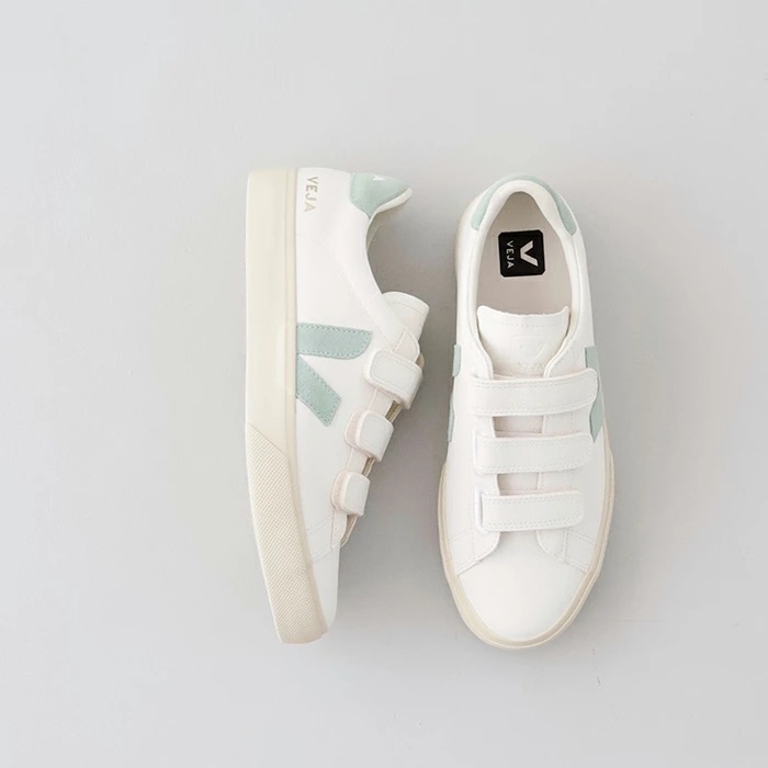 VEJA 魔鬼氈小白鞋 兩色