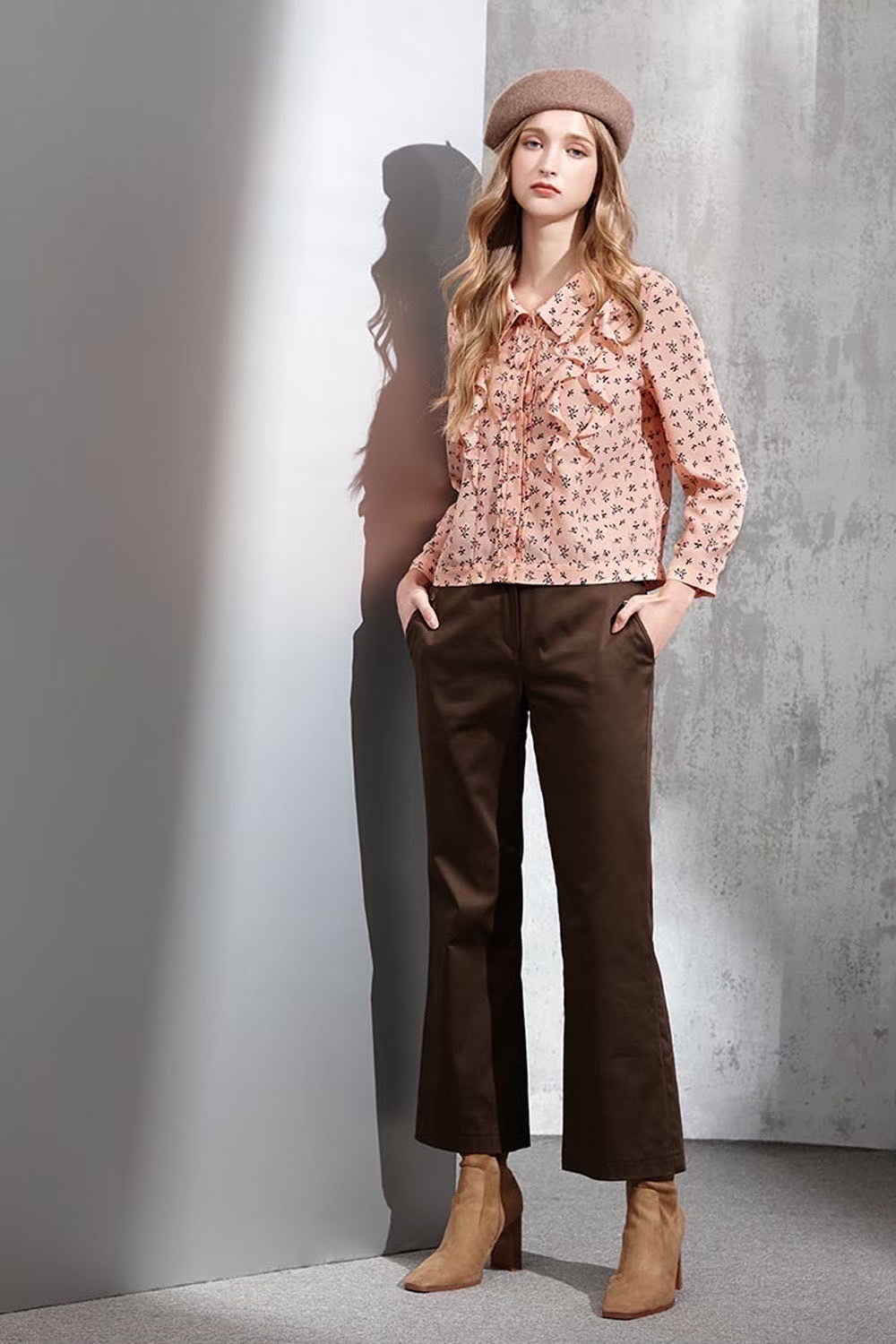 韓版OL質感棉純色釦子造型百搭修身喇叭長褲V6372