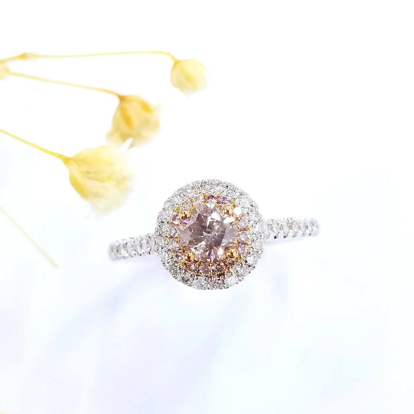 18K Gold 0.83ct Fancy Pink Diamond Ring