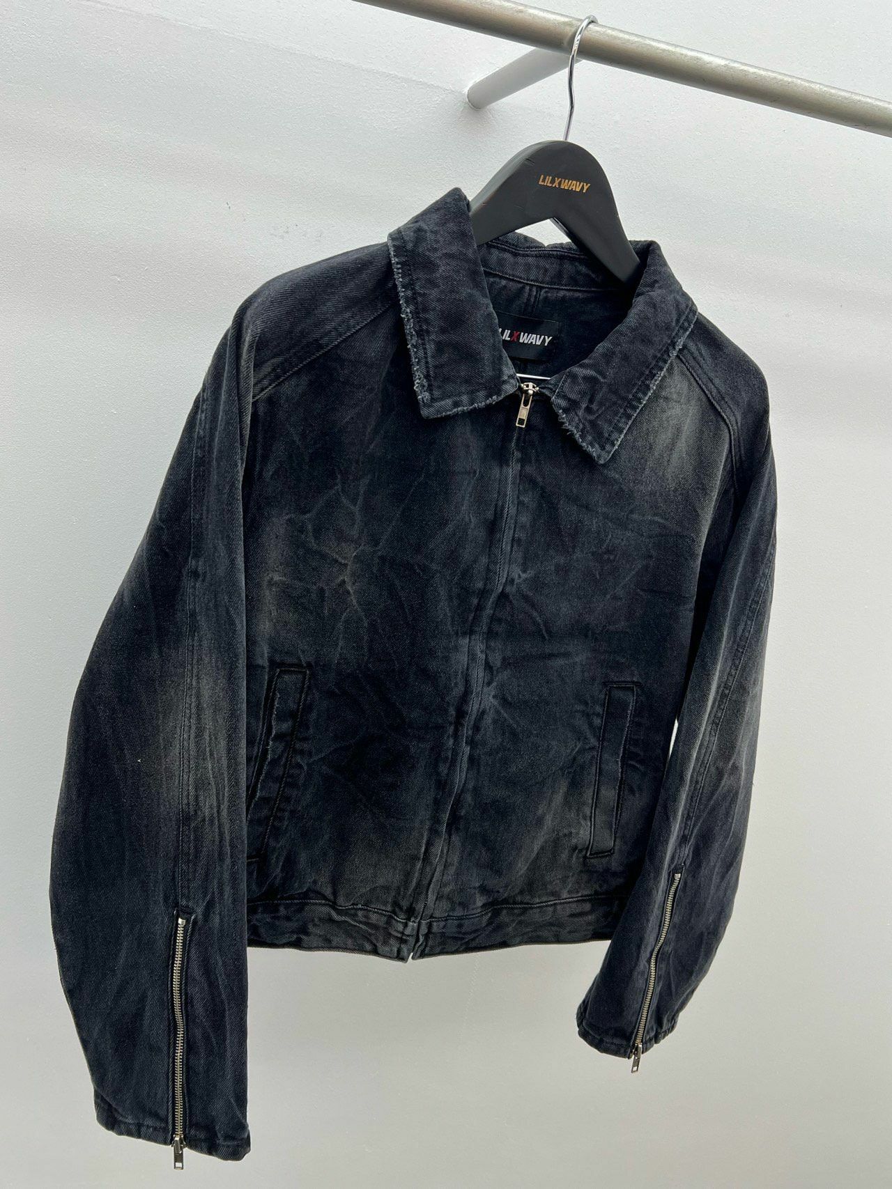 洗水反領拉鍊牛仔褸  LIL-035JK