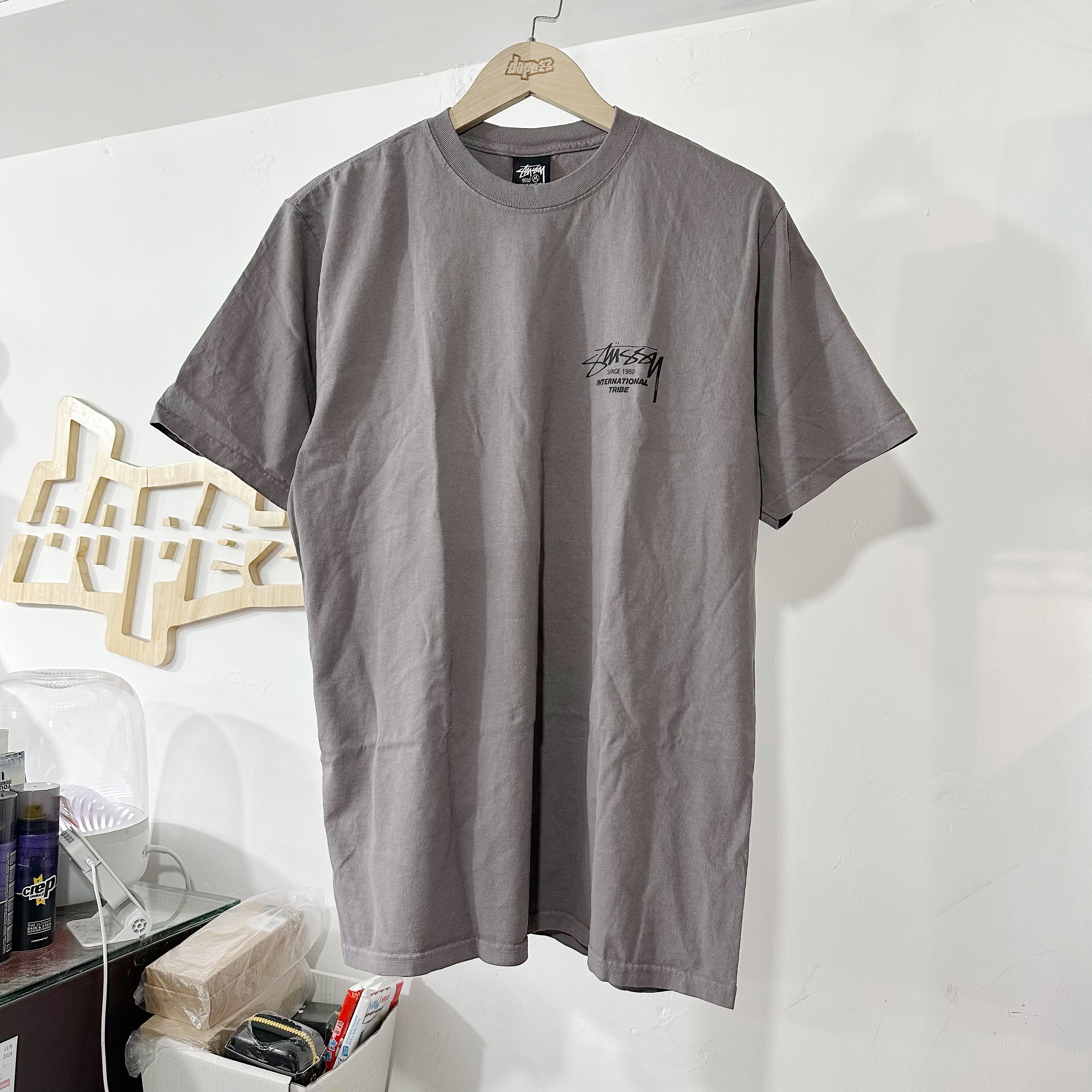 STUSSY BEAT SOUNDS TEE PIGMENT DYED SHARK 灰紫色