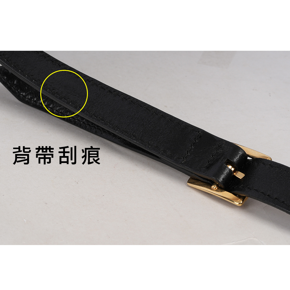 【BURBERRY】Alchester 鉚釘造型牛皮中款保齡球二用包(黑色) 38585091