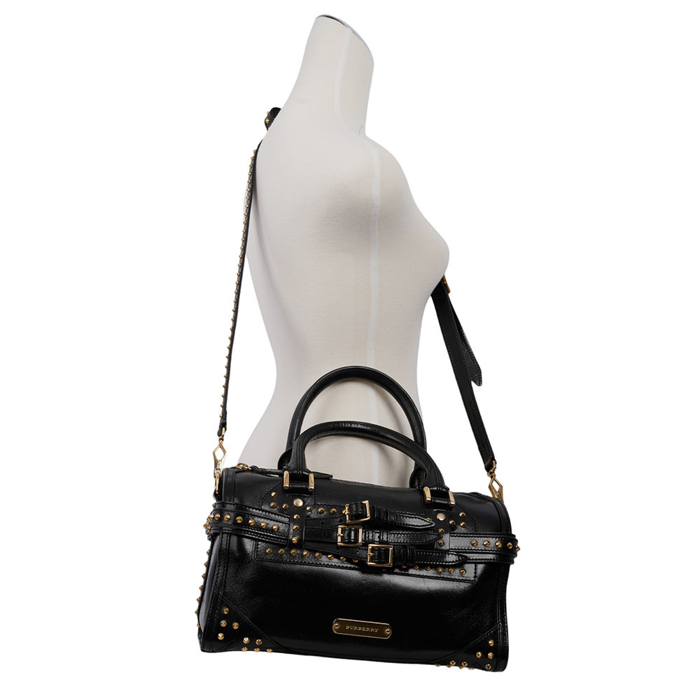 【BURBERRY】Alchester 鉚釘造型牛皮中款保齡球二用包(黑色) 38585091