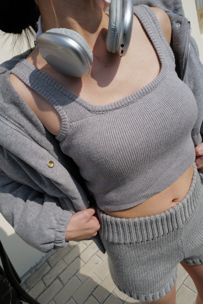 正韓-附杯墊方U領厚針織背心*3色