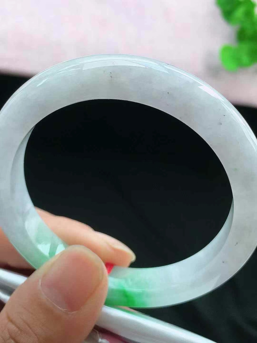 129586 53mm飄綠正圈翡翠手鐲 (52-54)