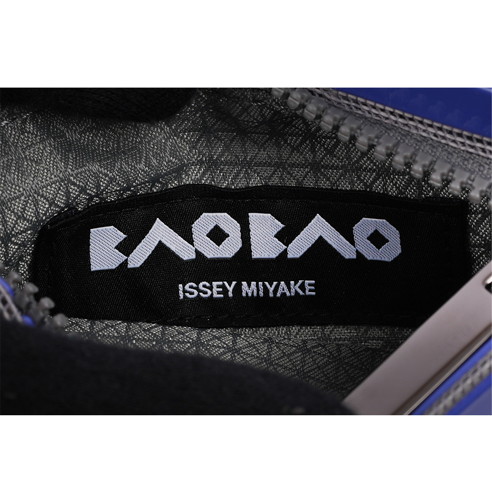【ISSEY MIYAKE三宅一生】BAO BAO 附可拆掛鍊拉鍊零錢包(藍紫色) BB13AG761
