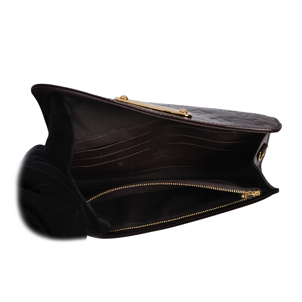 【Louis Vuitton / LV】Sunset Boulevard Monogram 漆皮壓紋腋下包/手拿包(深葡萄紫) M93542