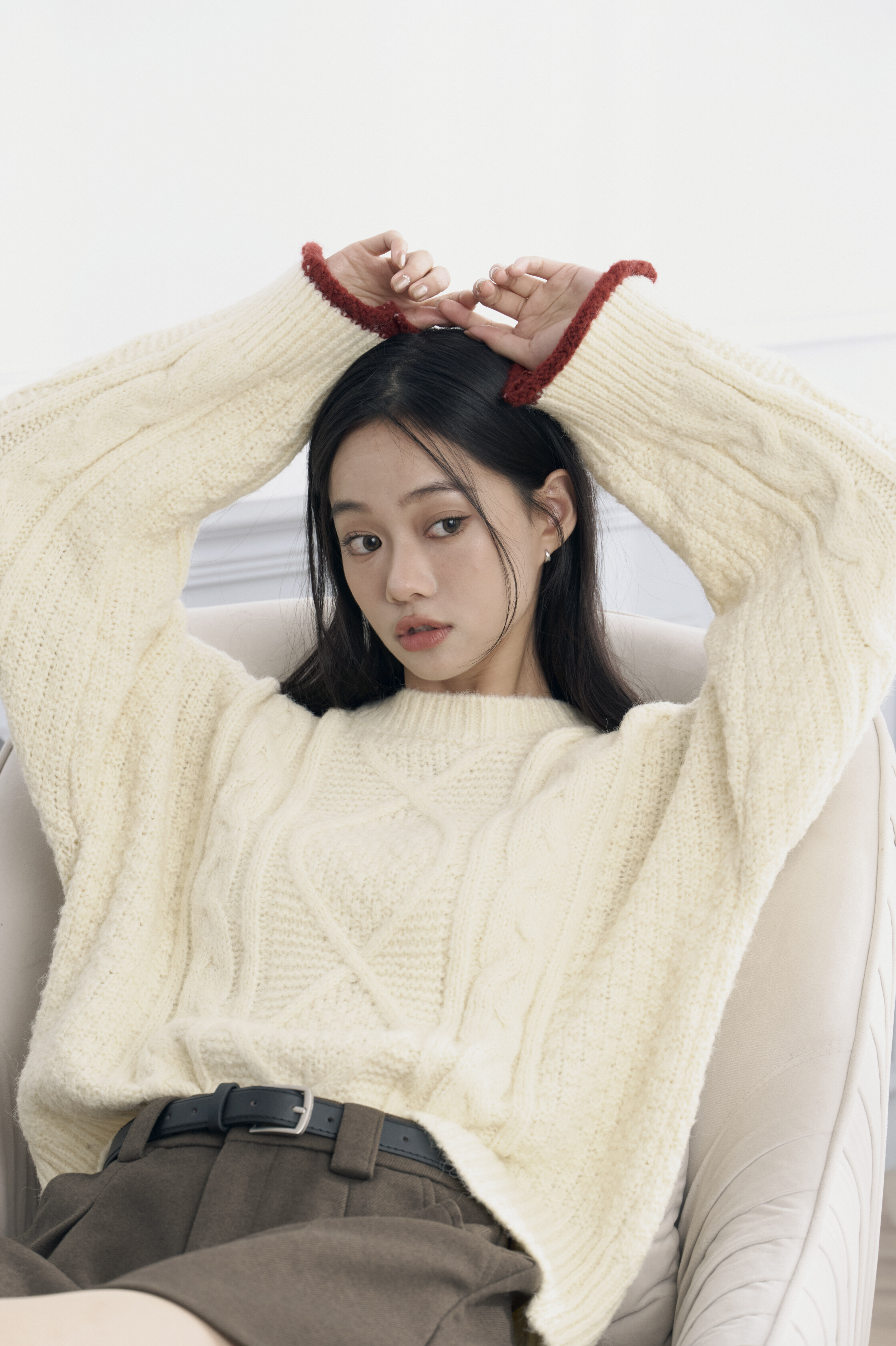 2603 袖口撞色麻花針織上衣(10%羊毛）