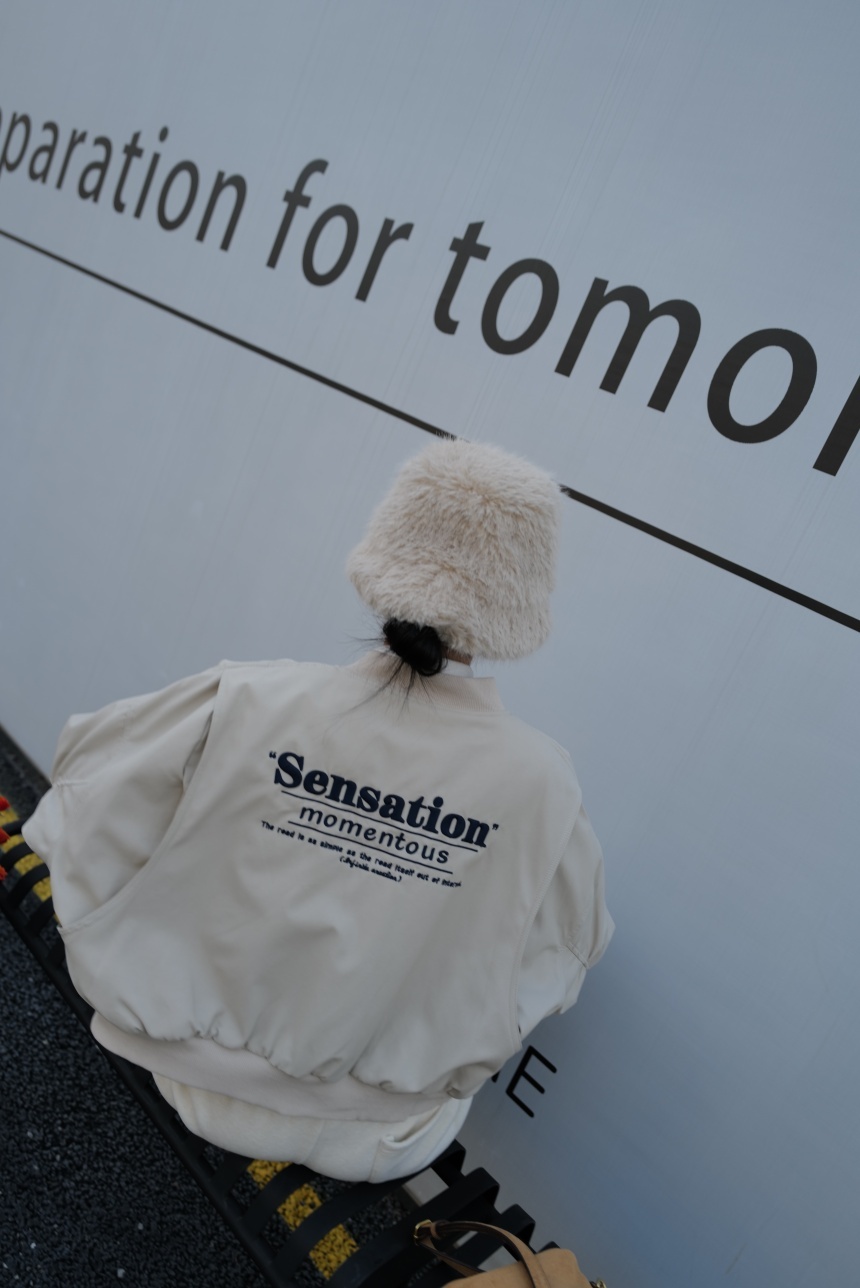 鋪棉飛行背刺繡外套*2色