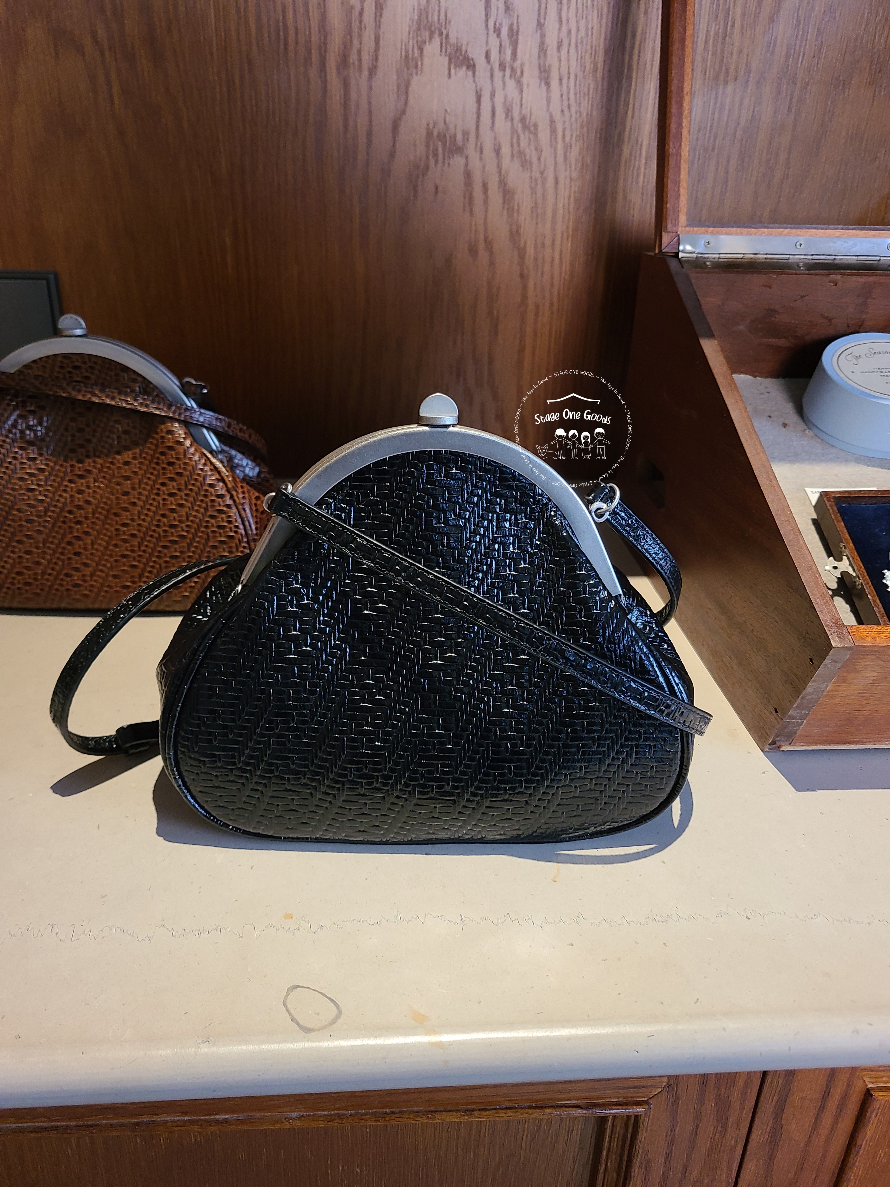 トゥティエ TOUT Y EST SAC TRÈFLE ショルダーバッグ 見た目以上の実力派！ 「TOUT Y EST（トゥティエ）」の横長