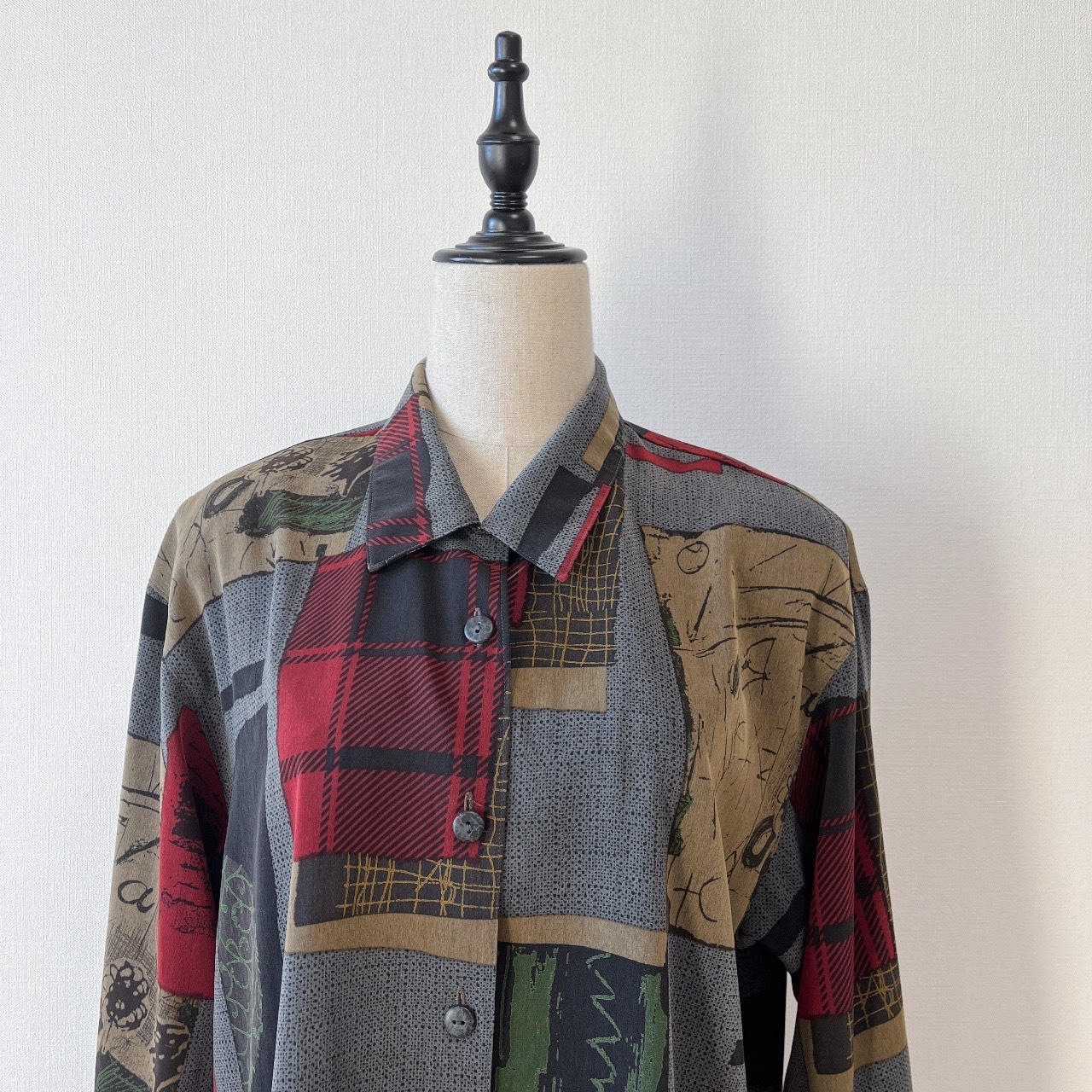日本製灰色格紋塗鴉風古著上衣