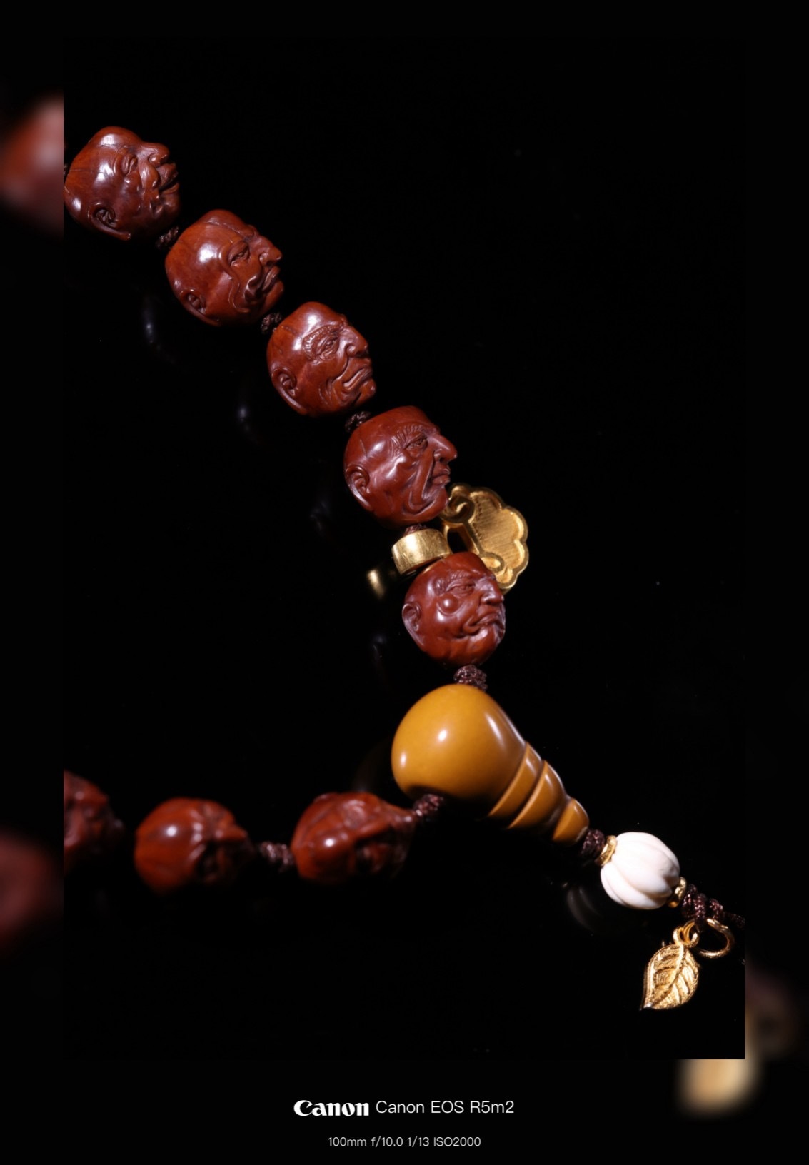 Dragon pattern walnut "Eighteen Arhats"