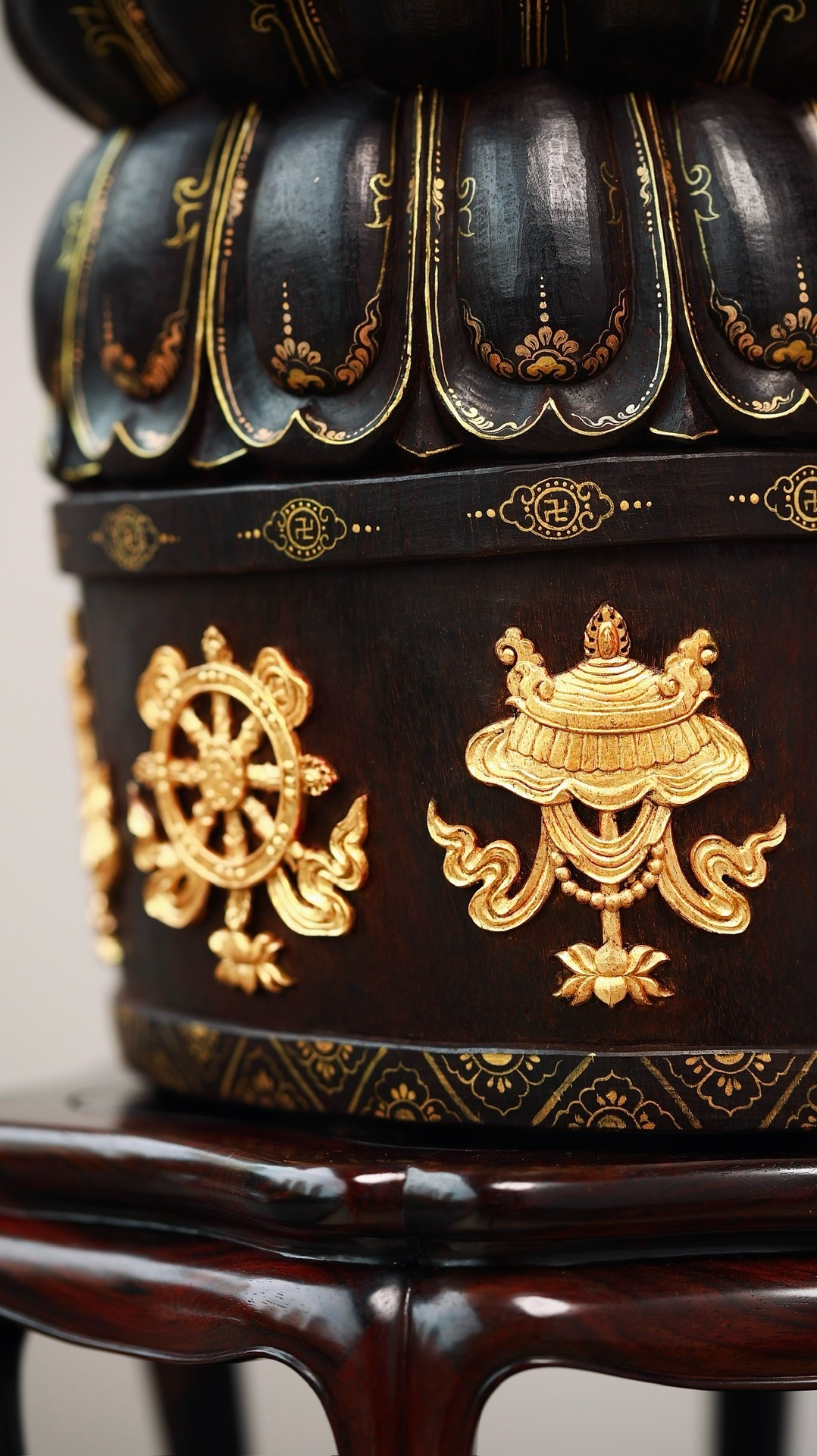 [Green Tara—a complete statue of Qingdao, a master of the Indian Red Sandalwood Special Materials Province]