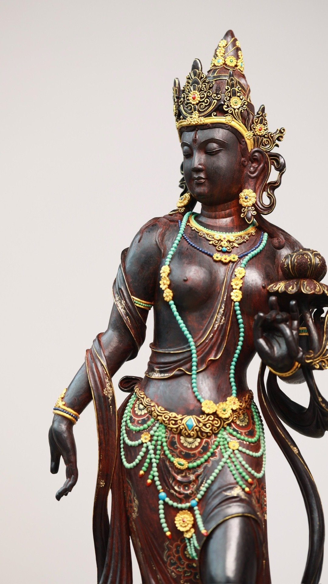 [Green Tara—a complete statue of Qingdao, a master of the Indian Red Sandalwood Special Materials Province]