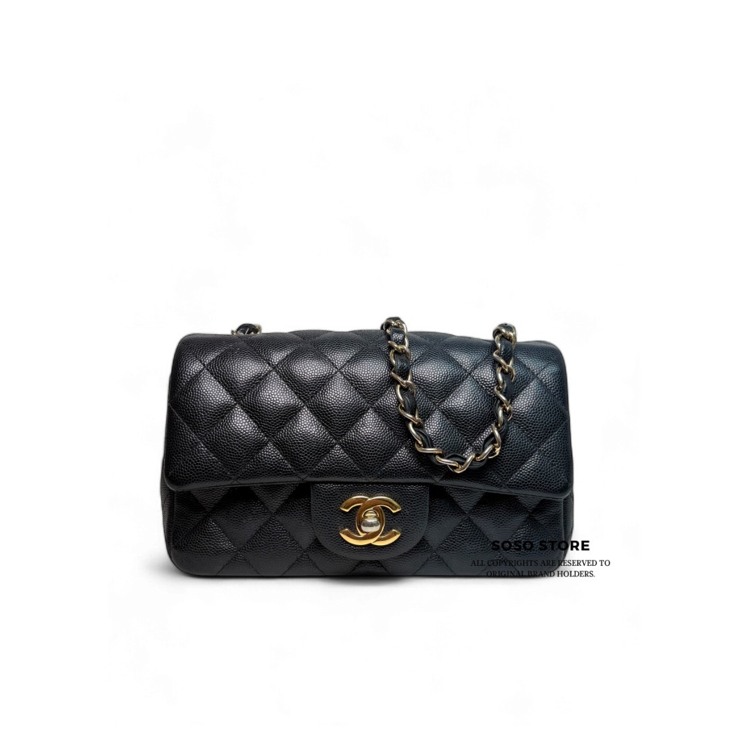 Chanel Classic Flap Bag - Black / Ghw