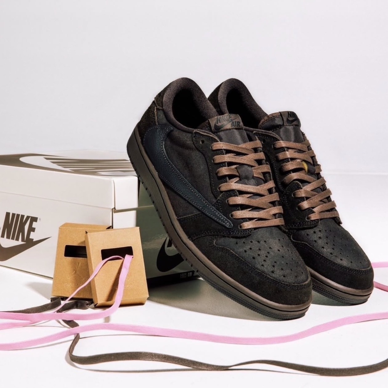 TRAVIS SCOTT x AIR JORDAN 1 LOW OG  “VELVET BROWN” 聯名 咖啡棕 倒鉤 DM7866-202