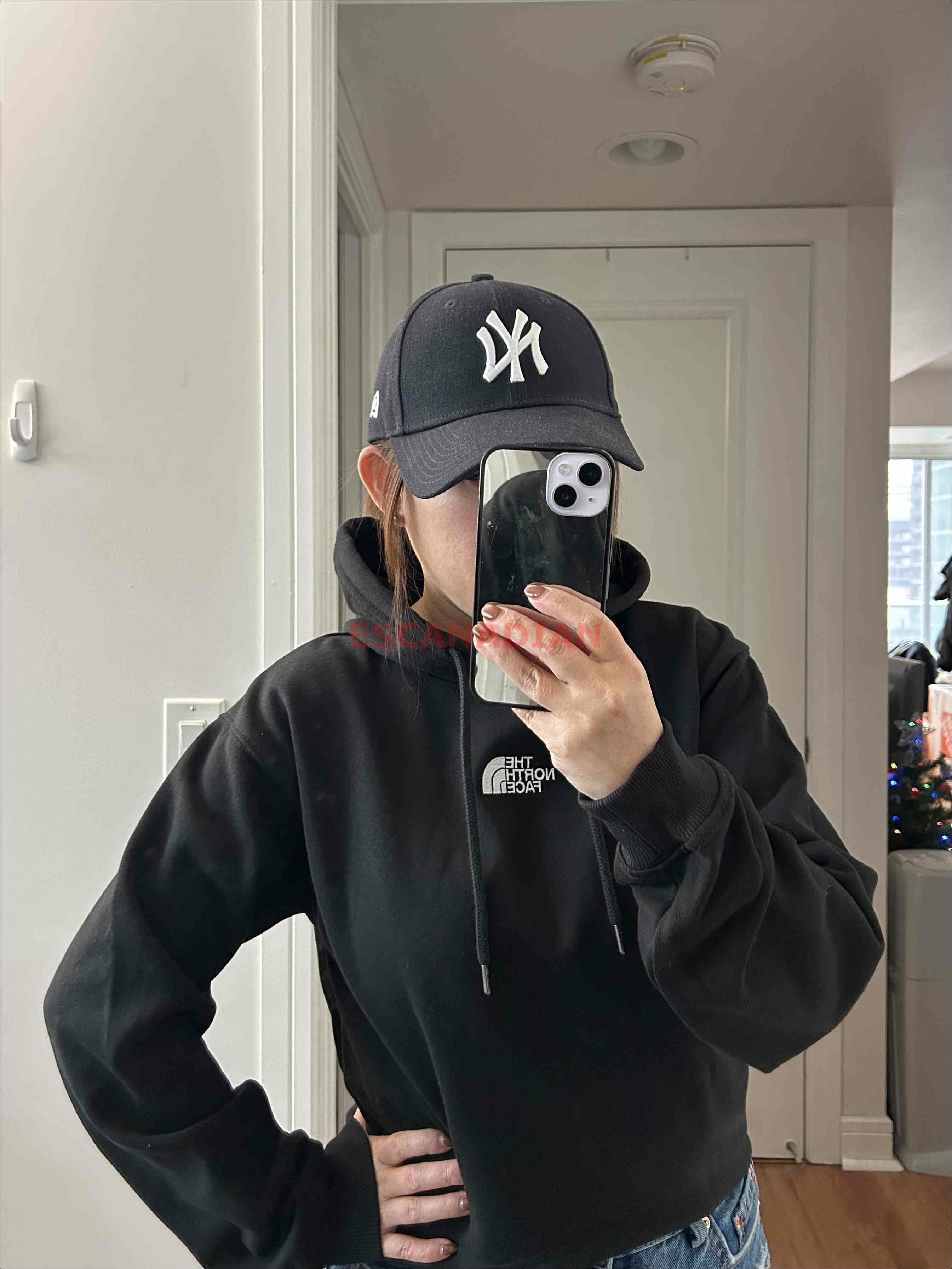 THE NORTH FACE 女大人 刺繡小標 落肩 小短版 刷毛 帽TEE (前短後長)