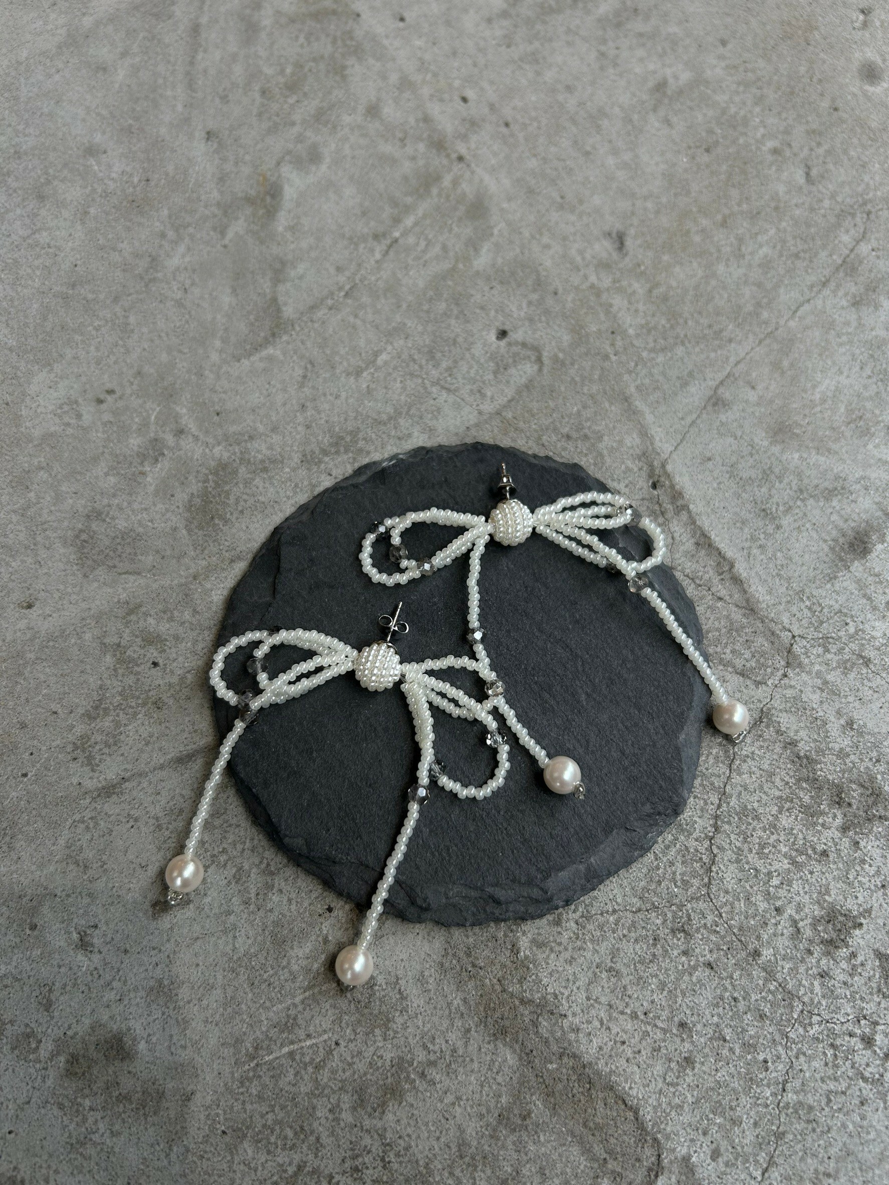 [Chouette Me.] Ribbon pierce pearl