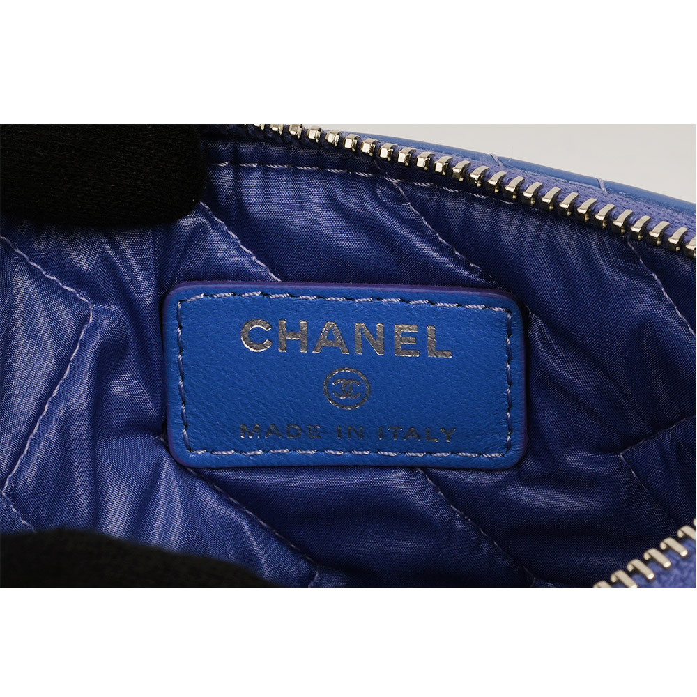 【CHANEL 】CC Logo 菱形縫線漆皮一字型拉鍊零錢包(藍紫色)CH24000045