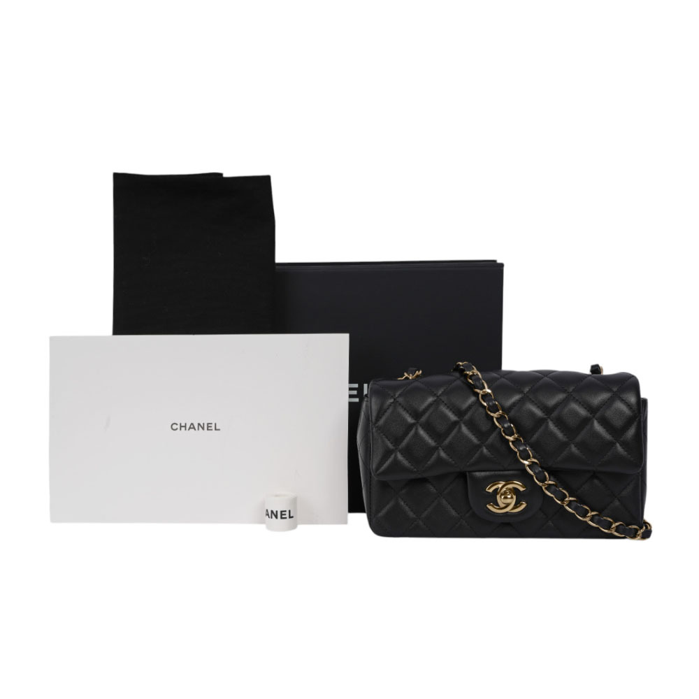 【CHANEL】金色CC Logo 菱格紋小羊皮迷你翻蓋包/MINI COCO(黑色)A69900 Y04059 94305