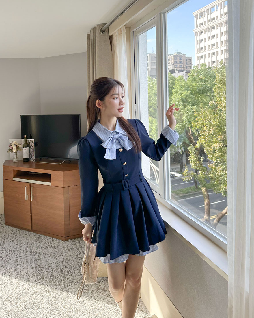 LINA LINA高校名媛條紋蝴蝶結金釦假兩件洋裝-深藍