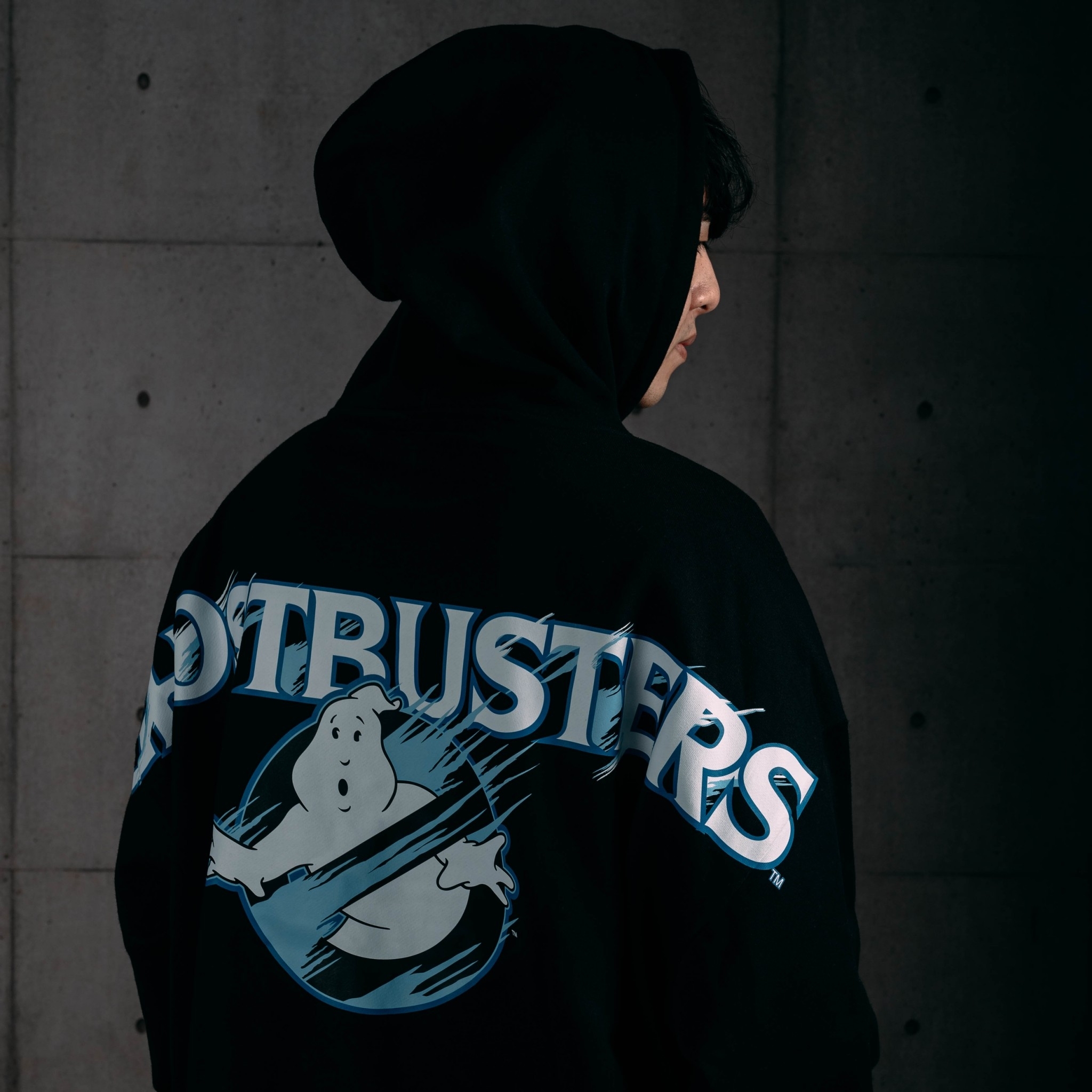 魔鬼剋星冰天地凍帽T-黑