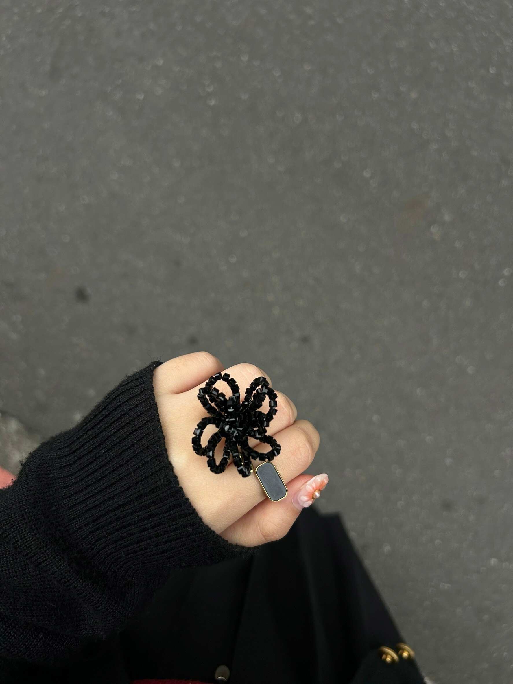 [Chouette Me.] black flower ring