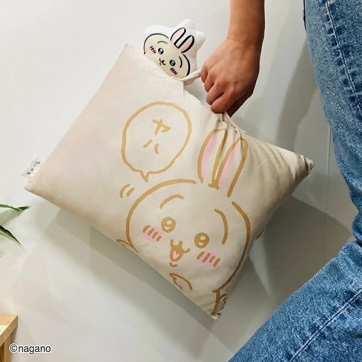iSNEAKERS｜日本 Chiikawa 吉伊卡哇 手提枕頭 抱枕