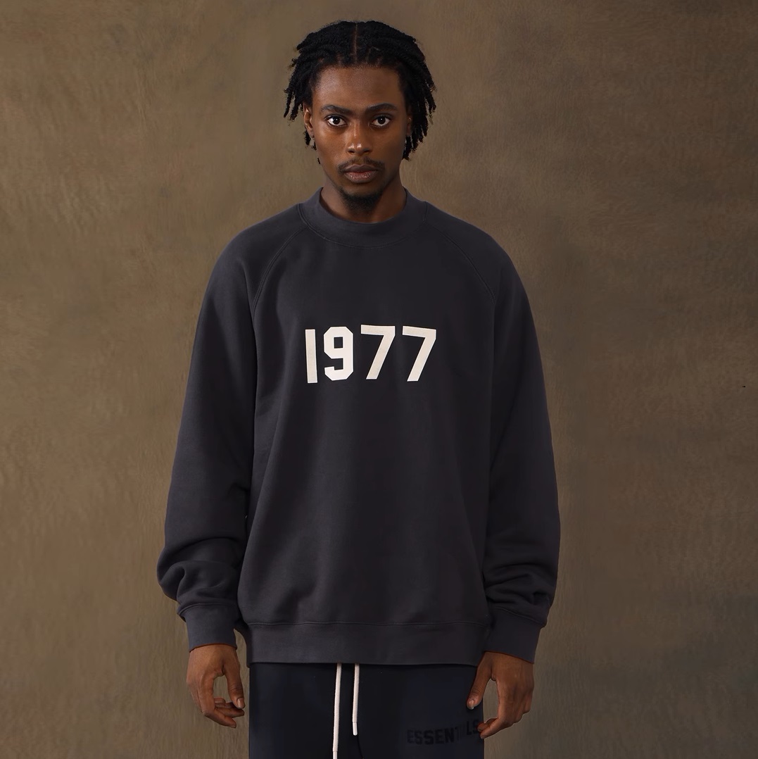 ESSENTIALS FOG FEAR OF GOD 植絨字體 胸口數字1977 內刷毛 大學T 大學TEE 長袖上衣 衛衣
