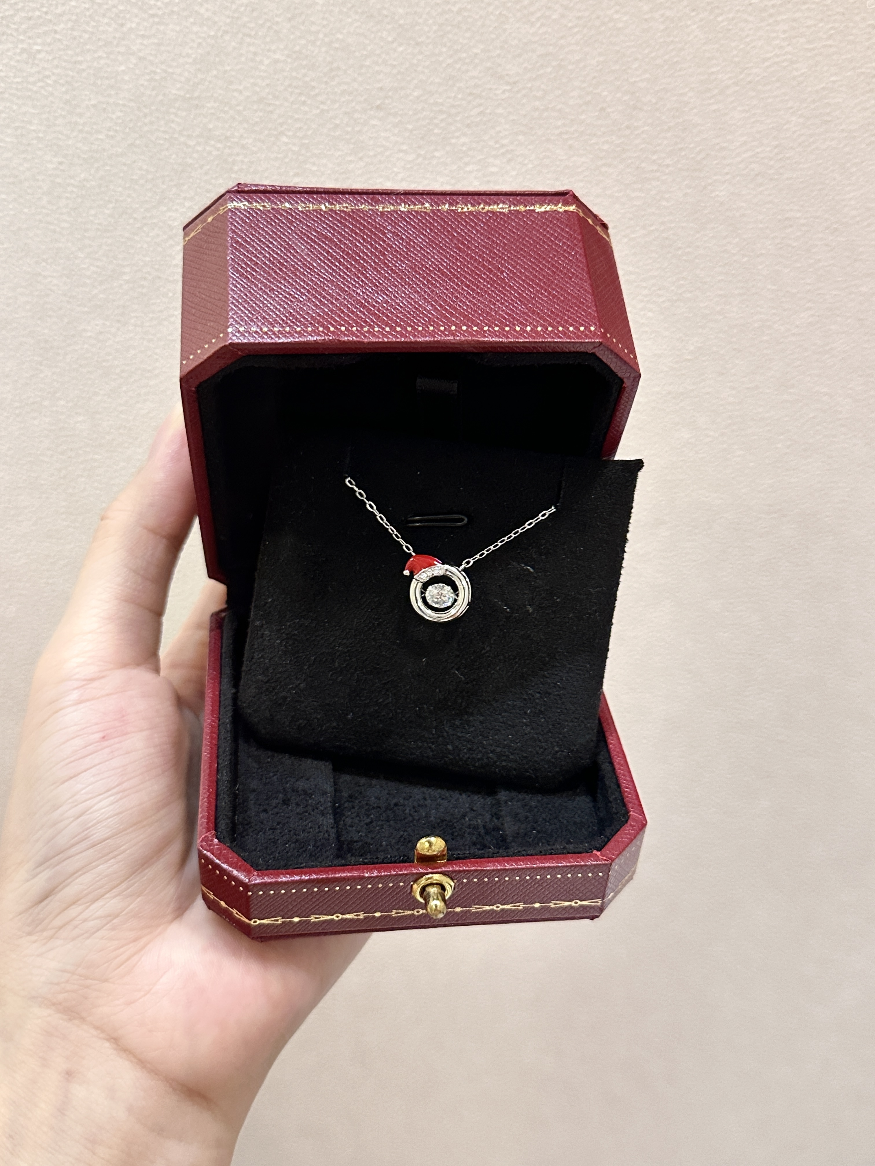 Christmas dancing moissanite necklace