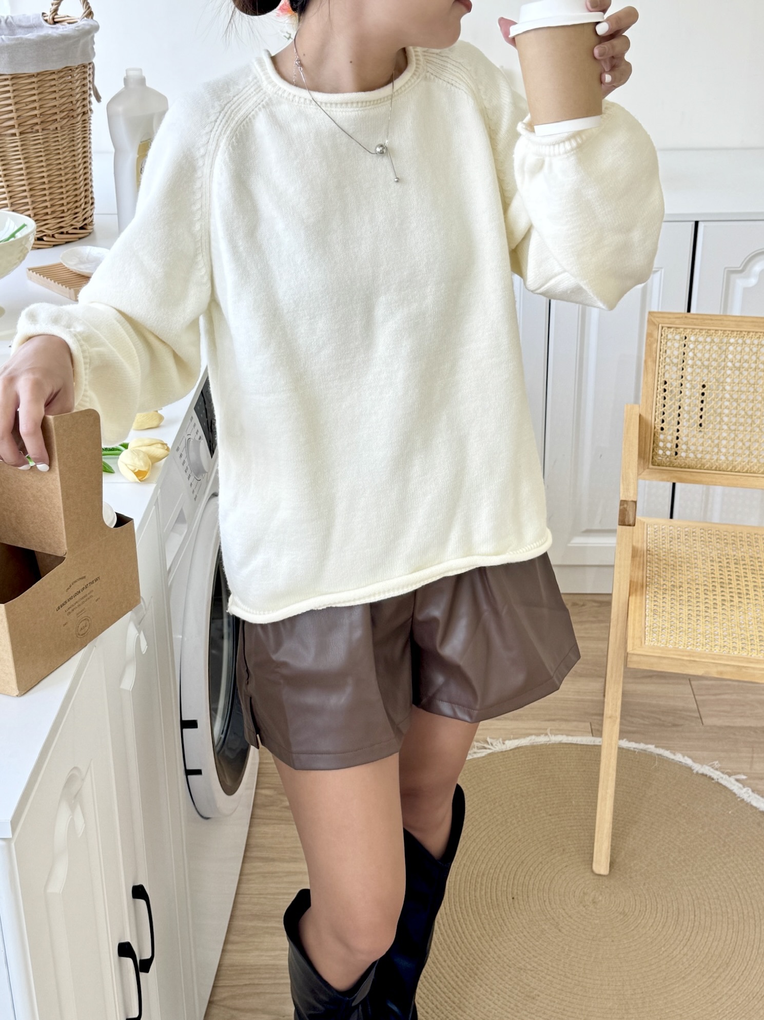 捲捲邊燈籠袖上衣