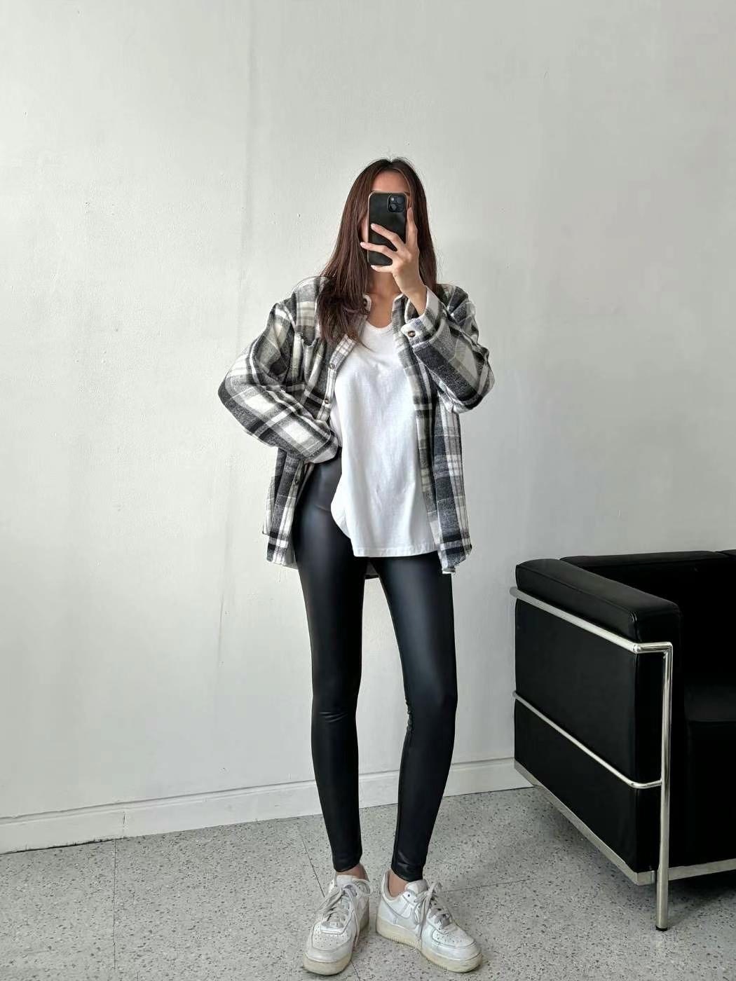 黑色皮面彈性內搭褲