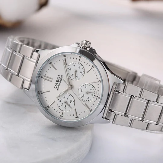 萬年鐘錶 - CASIO  簡約三眼白面女錶 LTP-V300D-7A  錶徑33.2MM