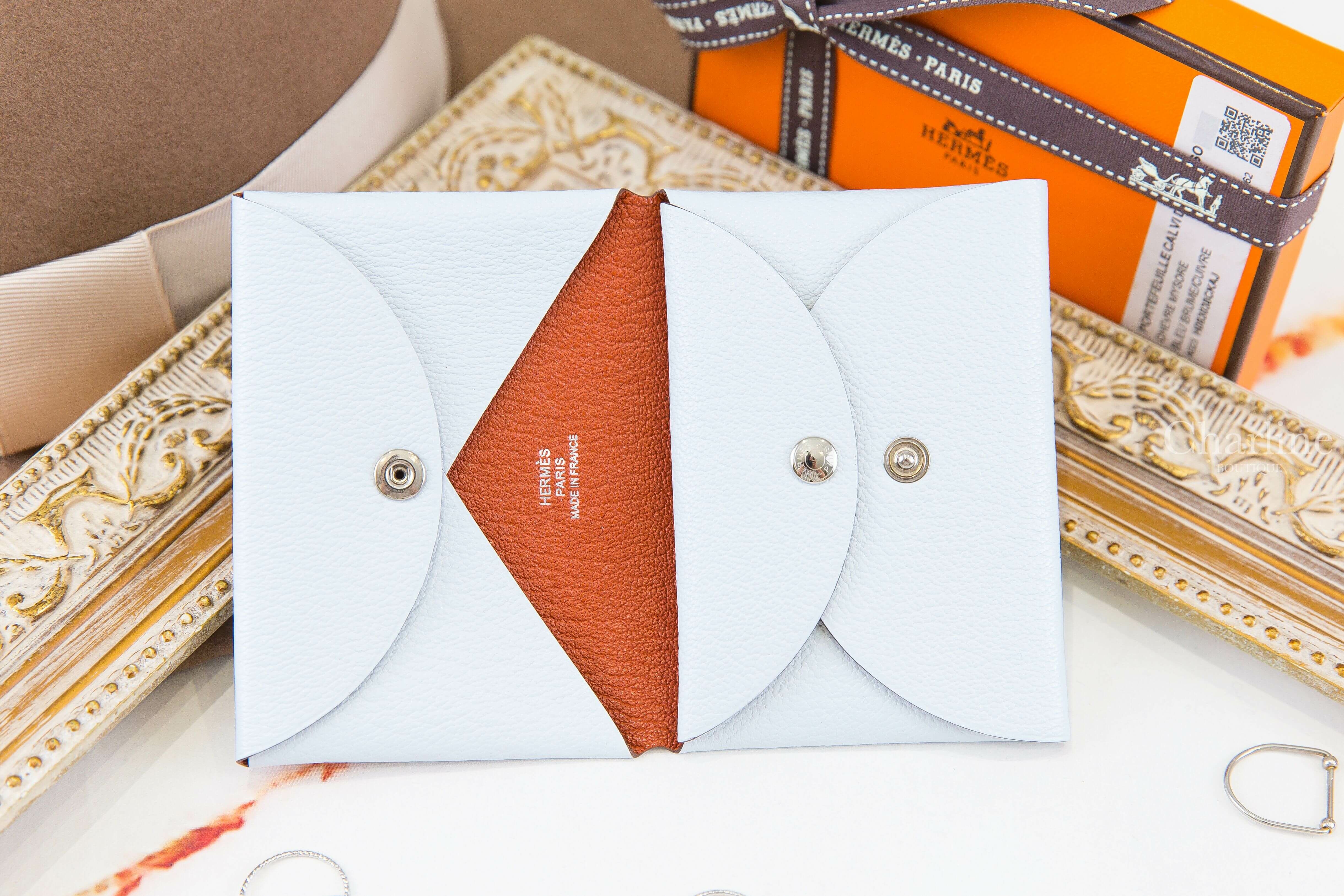 Hermès Calvi Duo Compact Verso Card Holder 霧藜藍拼南瓜色內裡山羊皮信封釦式零錢袋卡片夾
