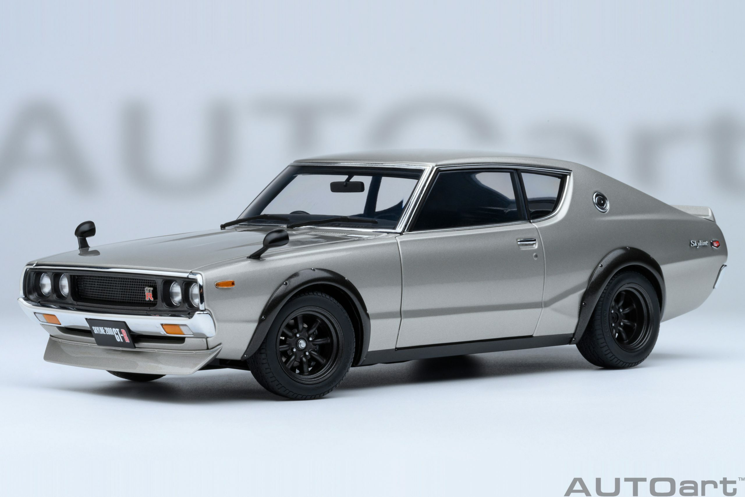 1/18 AUTOART Nissan Skyline 2000 GT-R (KPGC110) Tuned version (Silver) (77466)