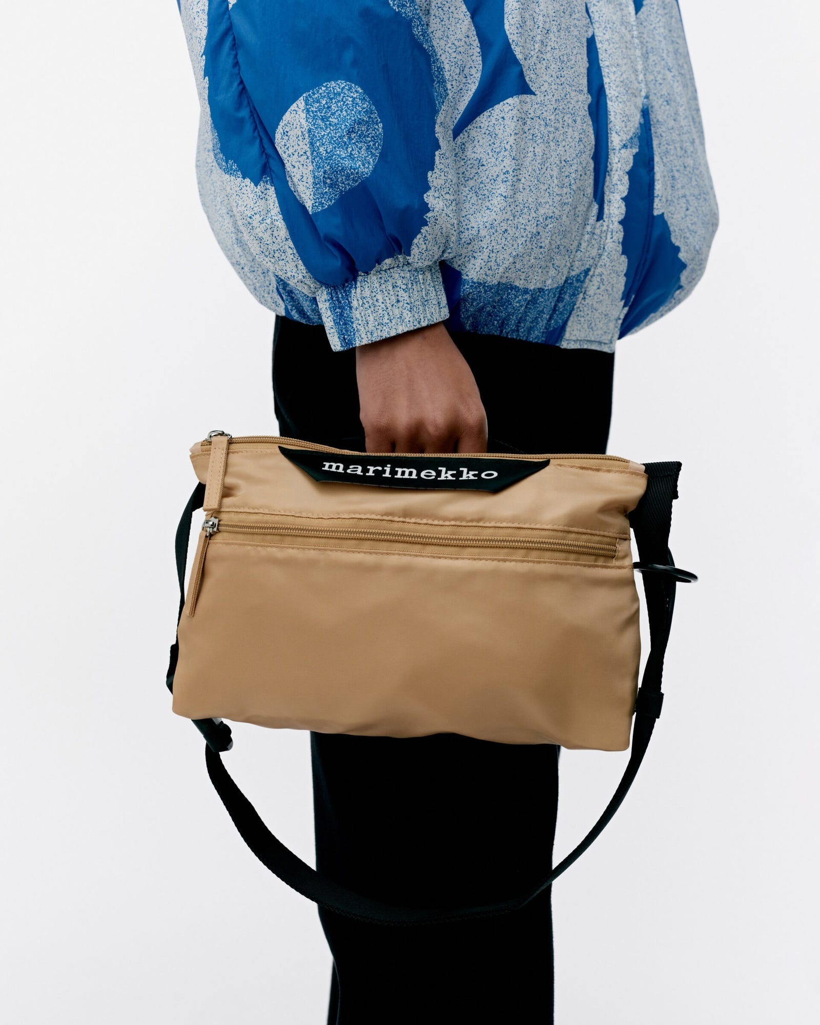 NEAT CROSSBODY SOLID S 素面肩背包