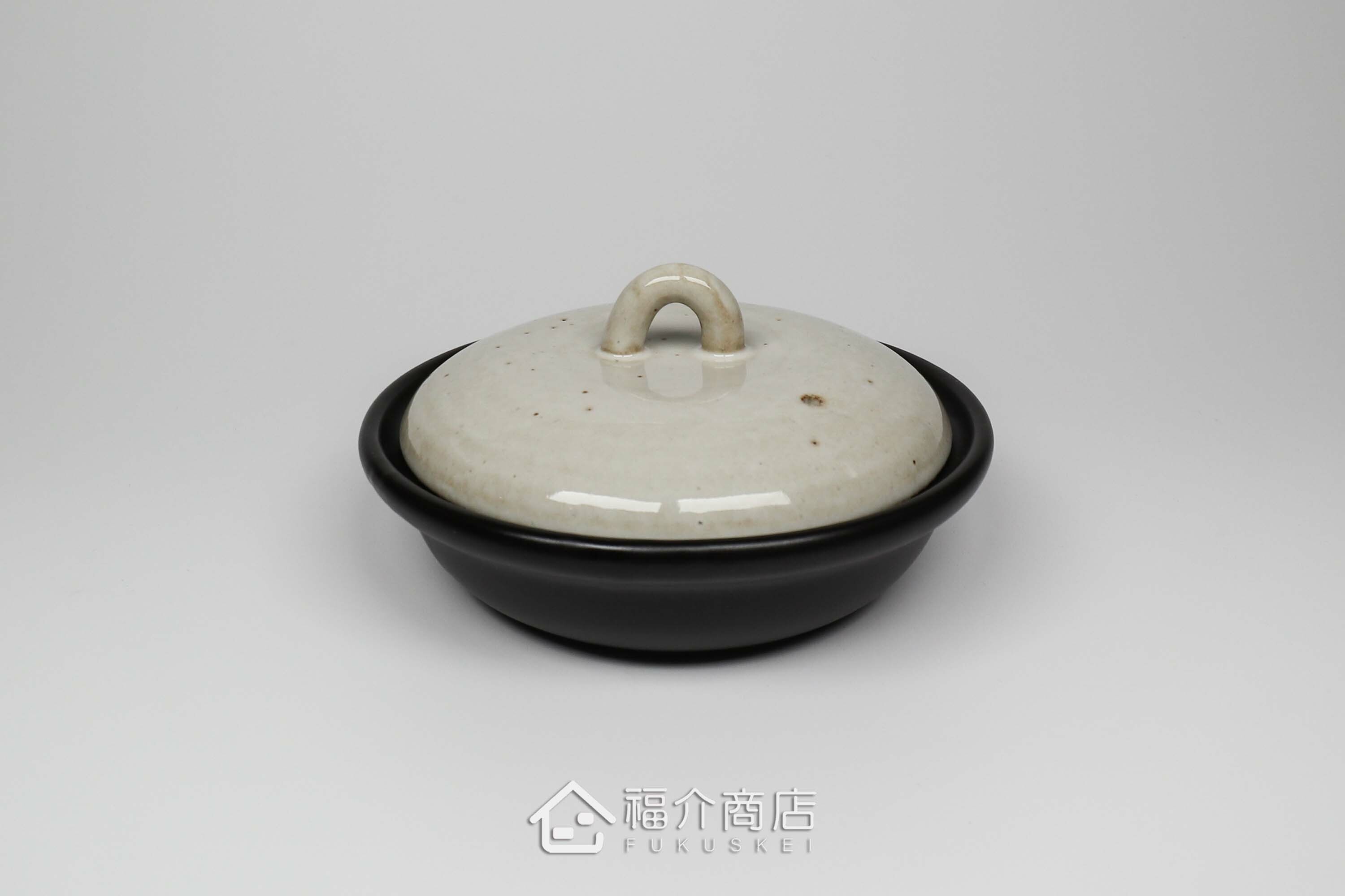 用來烹煮起司鍋的淺型陶鍋，鍋型較小較淺約300ml