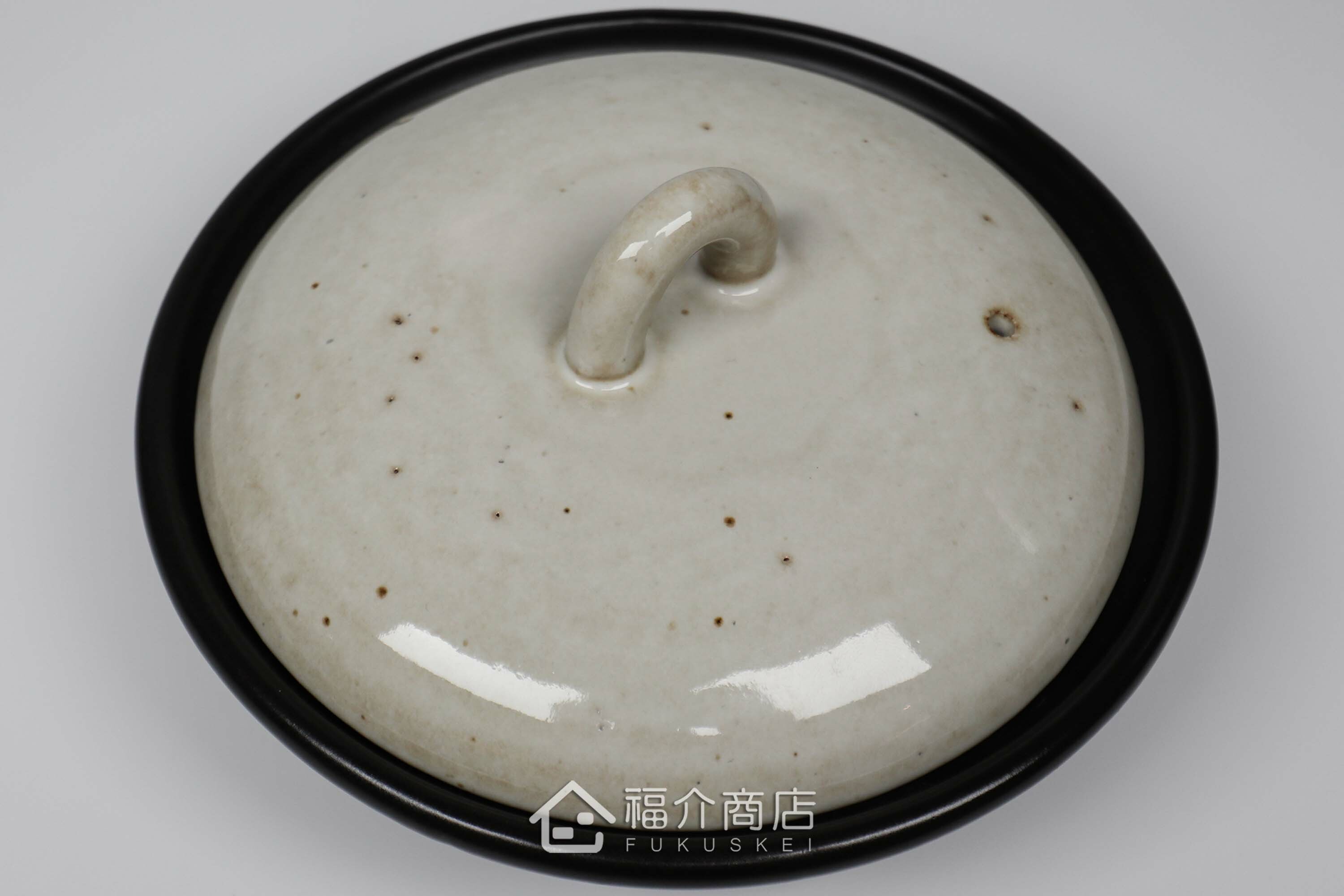 用來烹煮起司鍋的淺型陶鍋，鍋型較小較淺約300ml