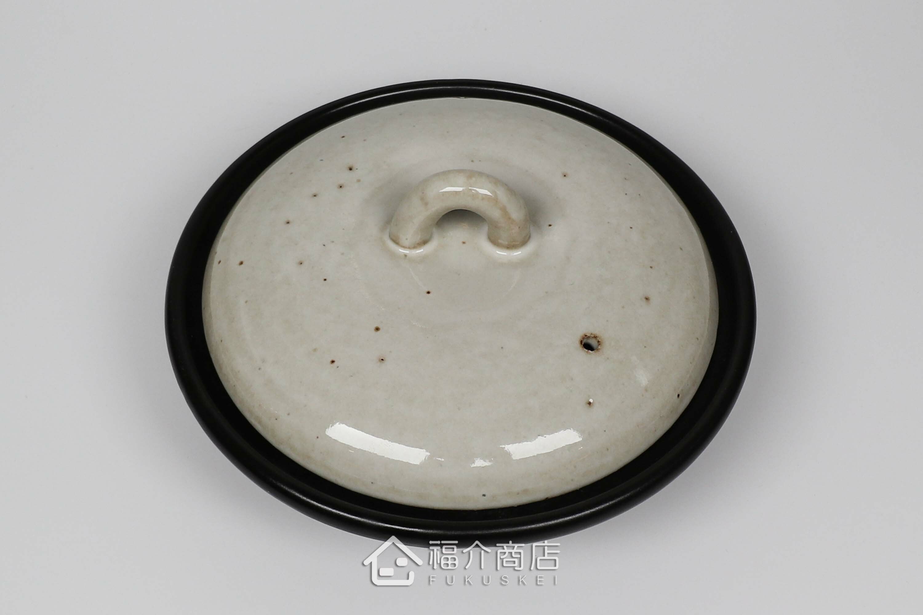 用來烹煮起司鍋的淺型陶鍋，鍋型較小較淺約300ml