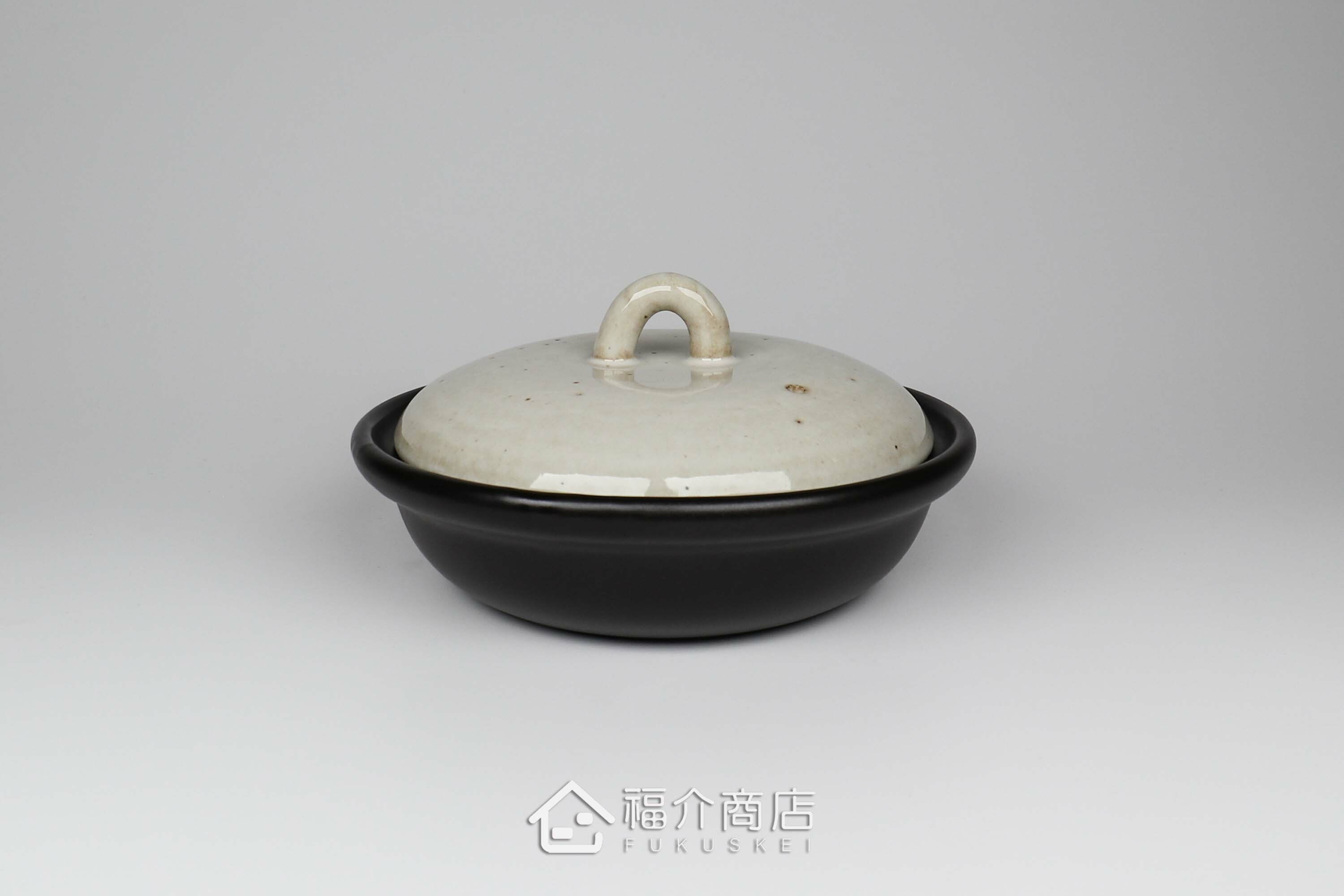 用來烹煮起司鍋的淺型陶鍋，鍋型較小較淺約300ml