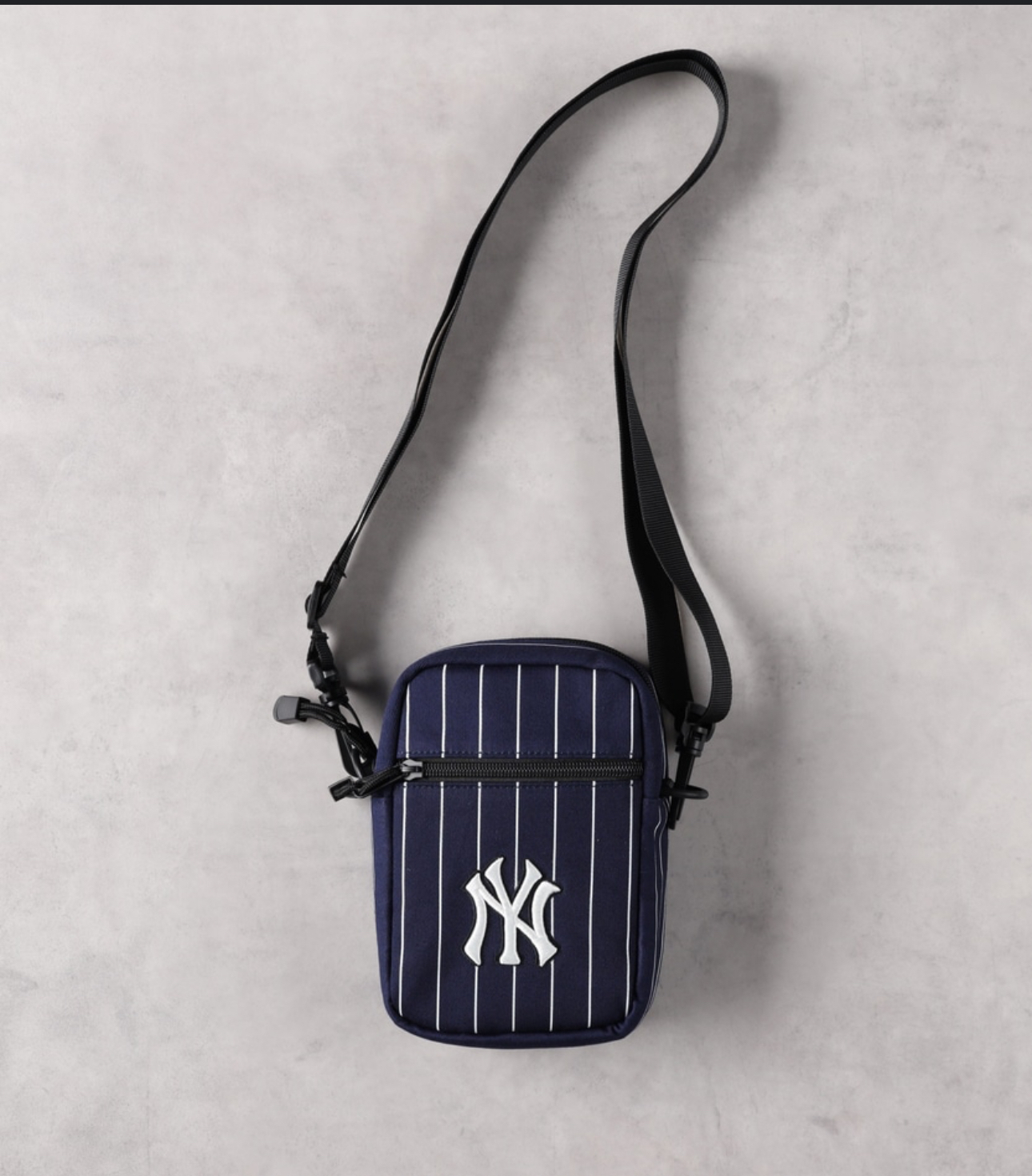 【預購】J1218902 MLB 條文肩包（日本限定）