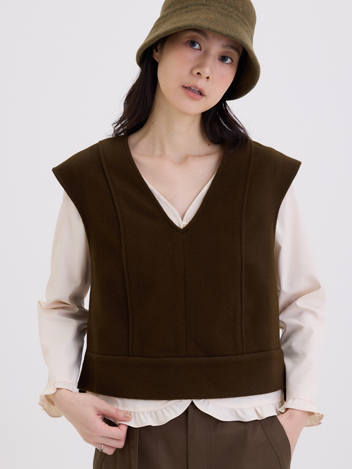 勇敢大V領造型罩衫-綠松