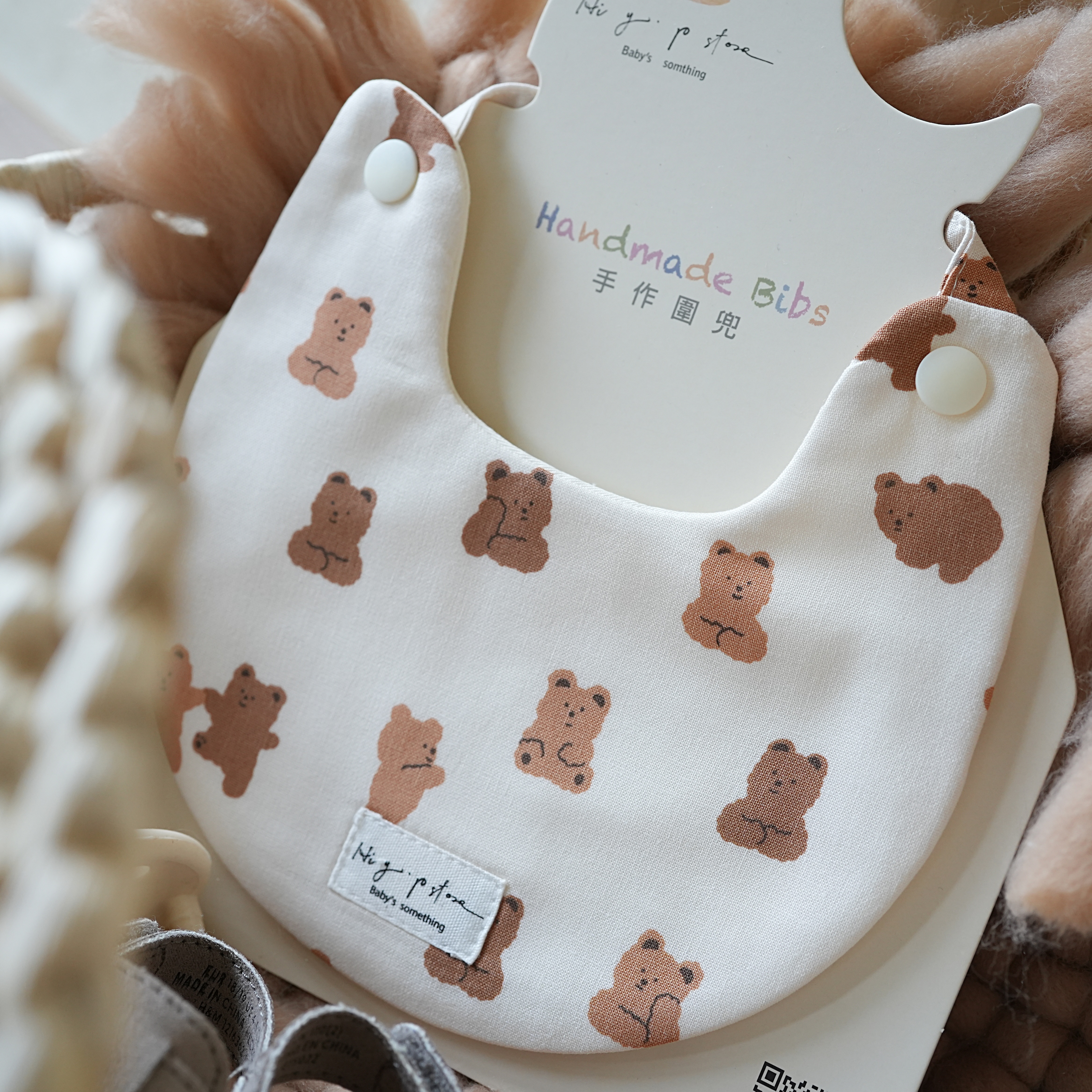 Hi Y.P store-手作圍兜-ＱＱ捲小熊