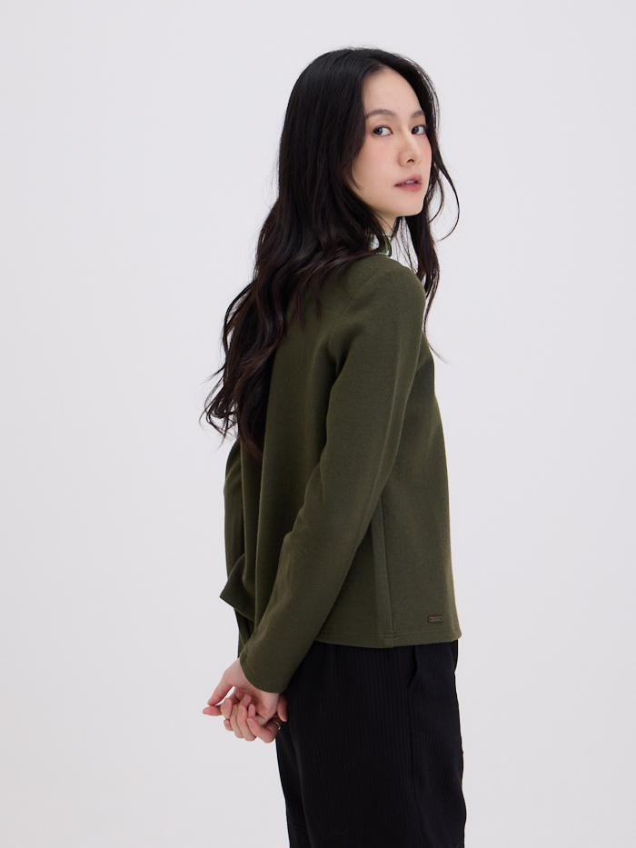 花紗圓領不對襯開岔長袖上衣-軍綠