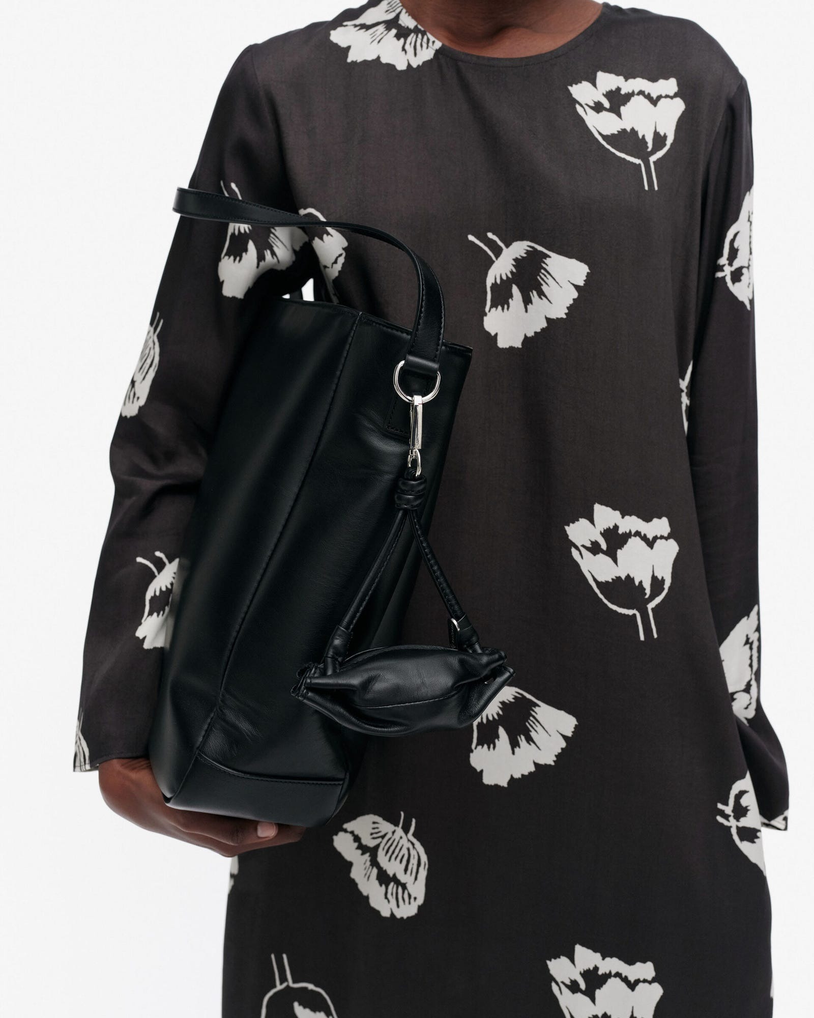 KARLA POCKET 皮革收納包吊飾