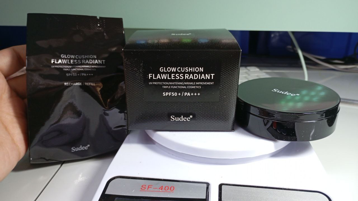 GLOW CUSHION FLAWLESS RADIANT SPF50+/PA+++8809503621284 exp.2027.09.01