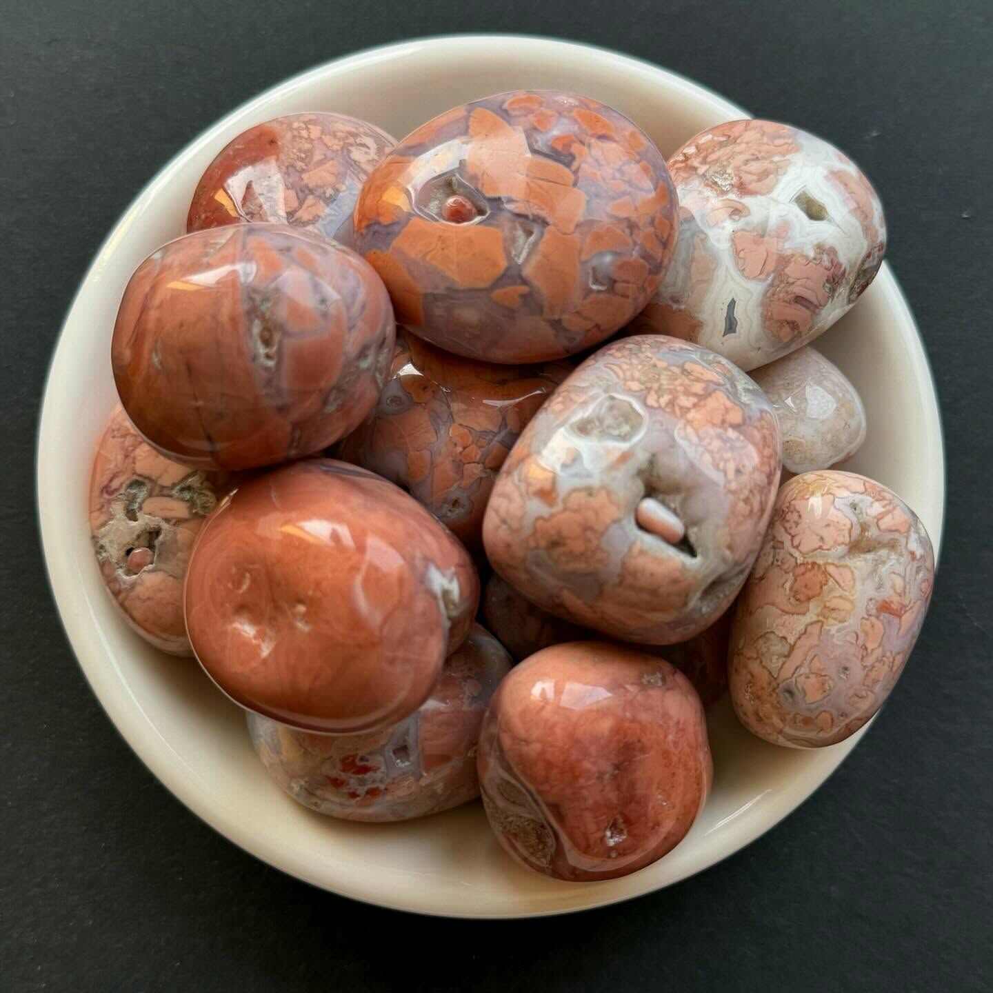 [原石] 粉紅瑪瑙 水晶滾石