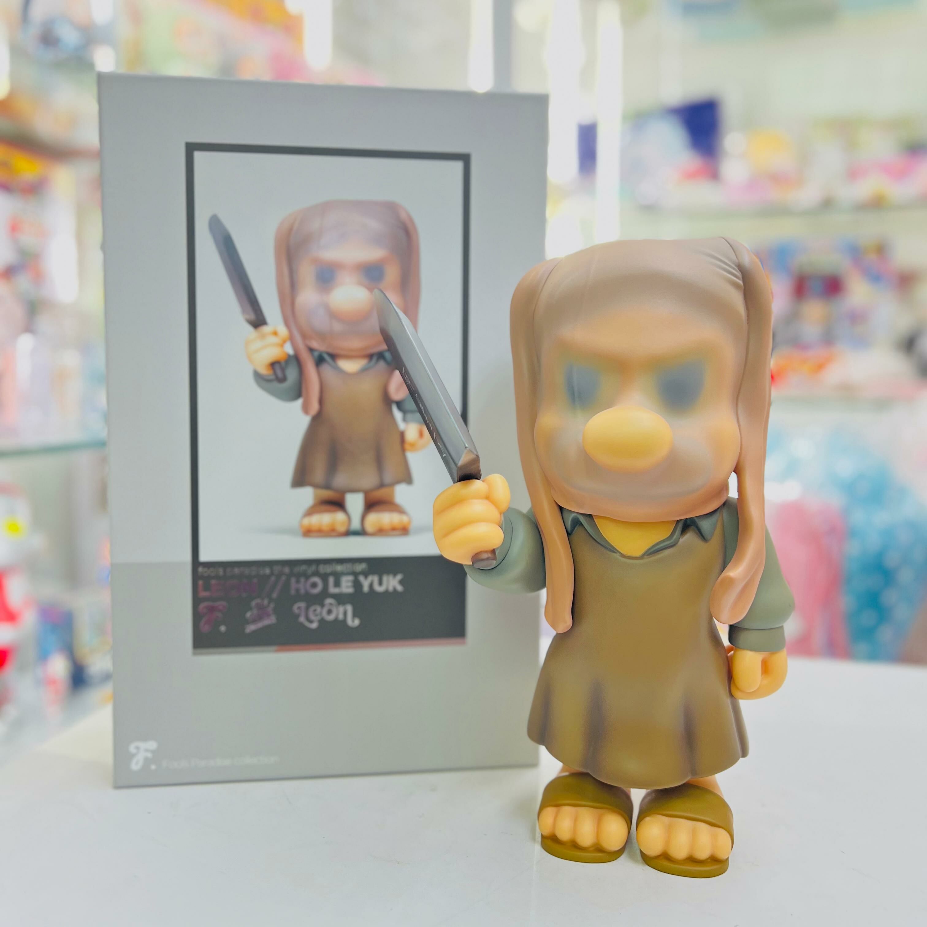 (OPEN BOX) Fools Paradise - Leon // Ho Le Yuk 何里玉